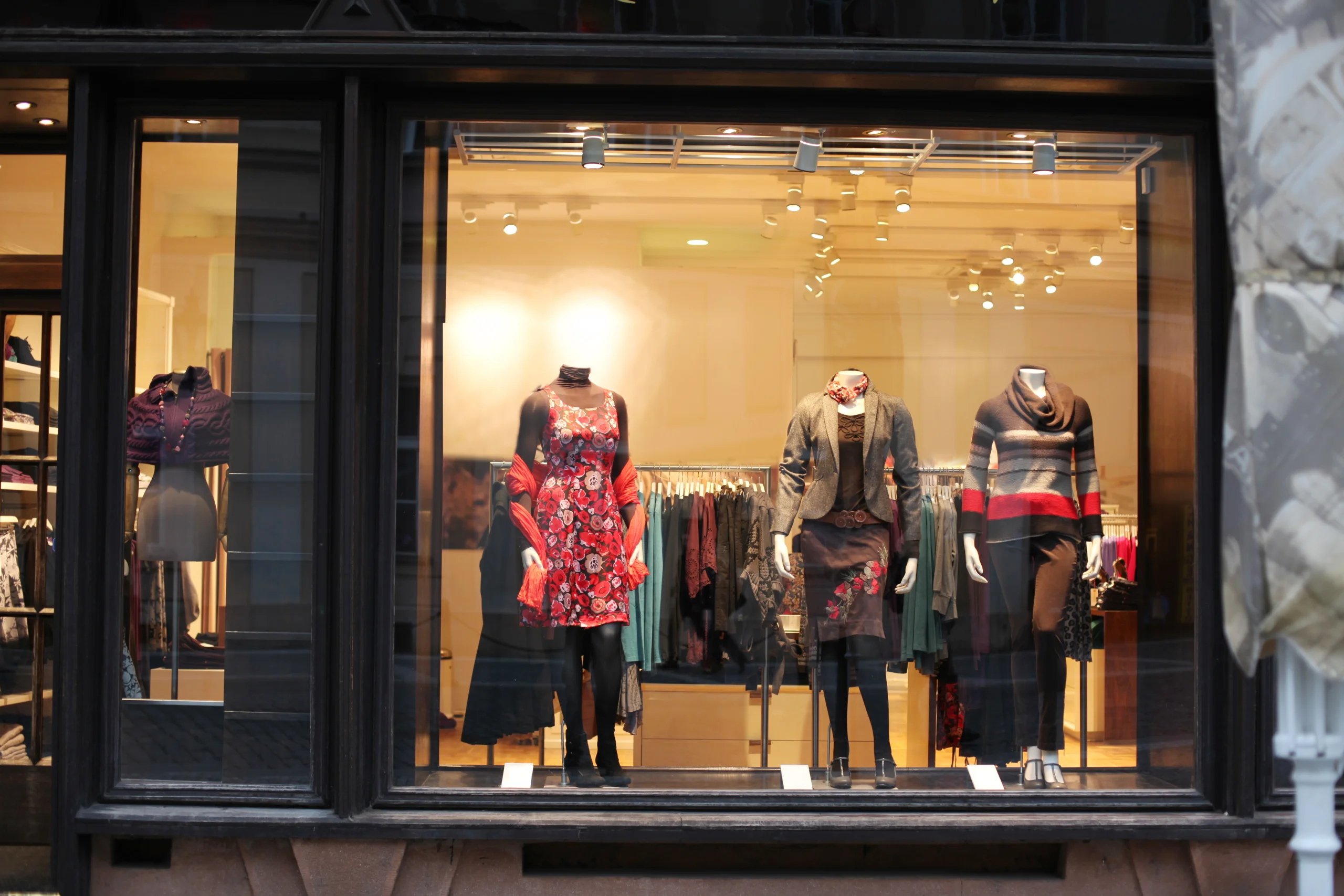 how to start a clothing business: clothing shop storefront